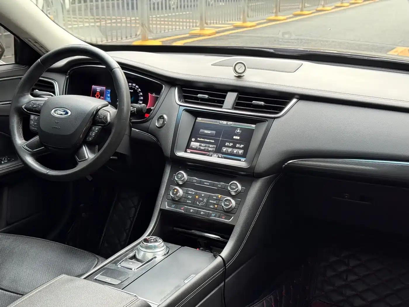 2015 Taurus EcoBoost 245 Fashion Edition — миниатюра 10