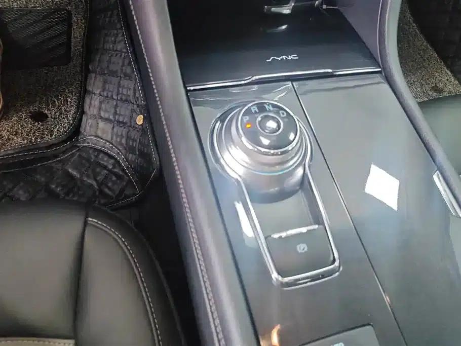 2015 Taurus EcoBoost 245 Supreme Edition — миниатюра 16