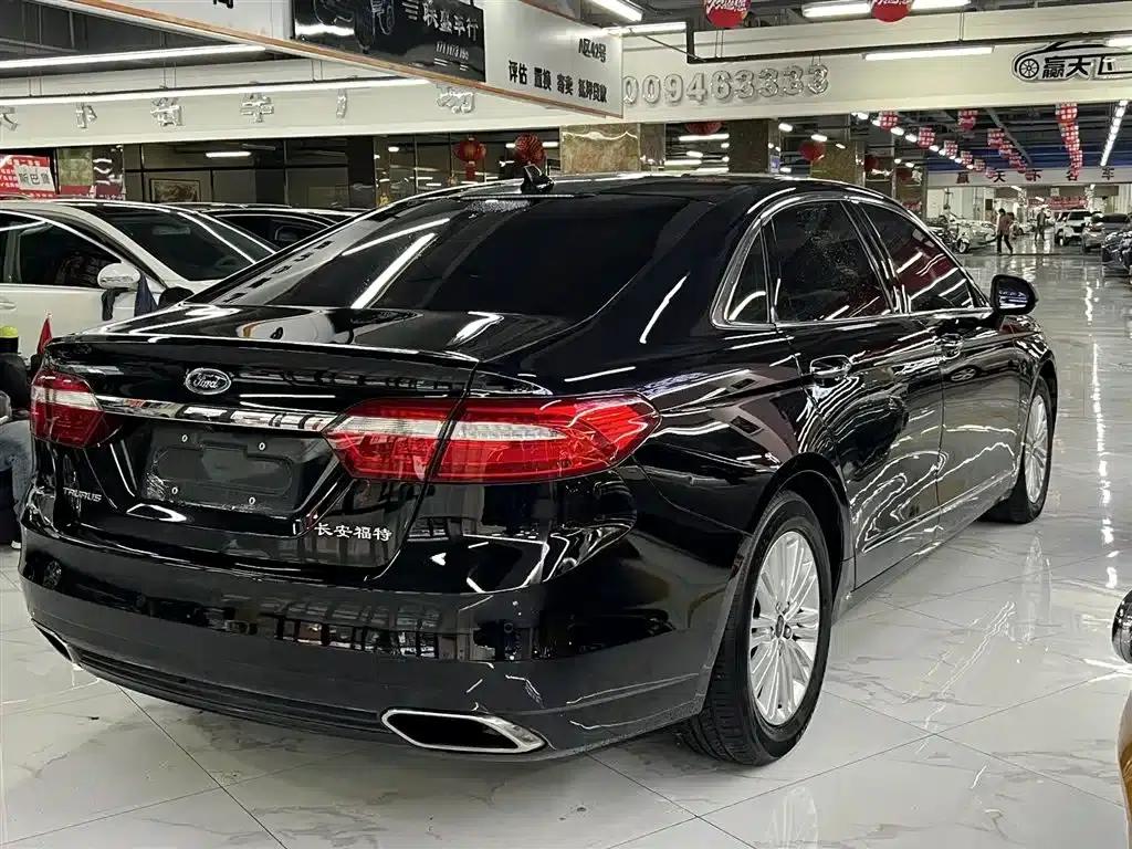 Taurus 2017 EcoBoost 245 Fashion Edition — миниатюра 4