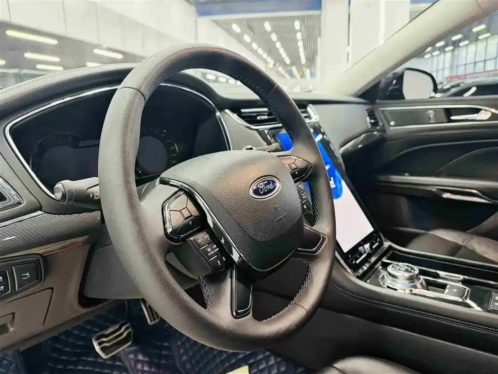 2019 Taurus EcoBoost 245 Premium Edition — миниатюра 13