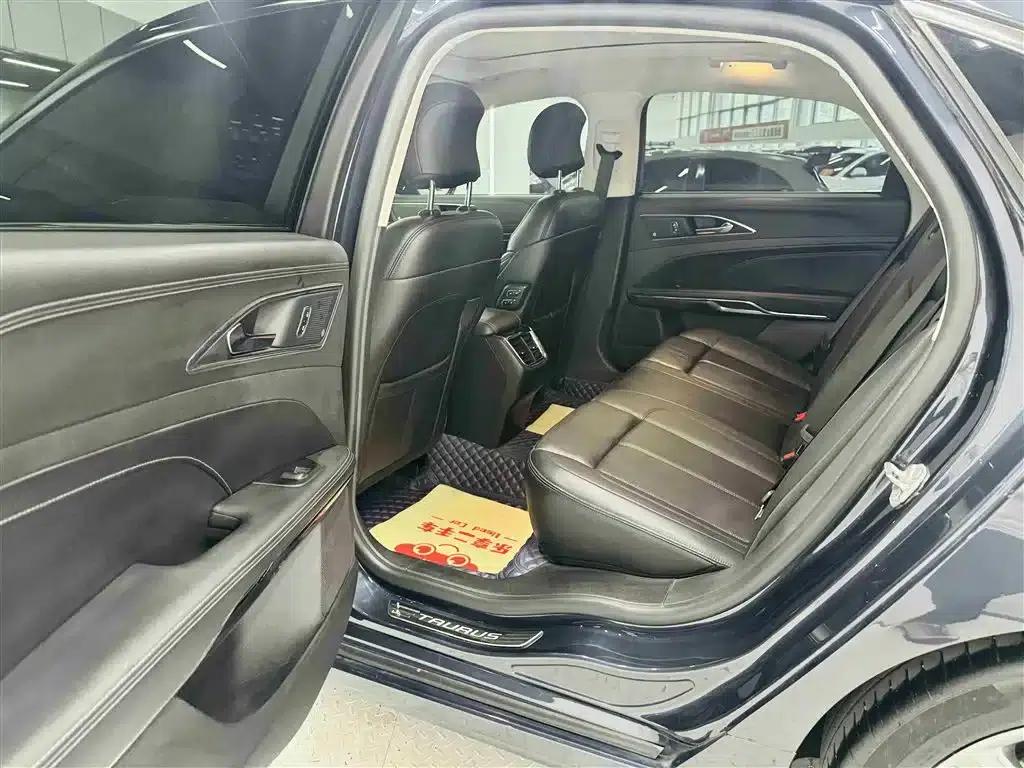 2019 Taurus EcoBoost 245 Premium Edition — миниатюра 19