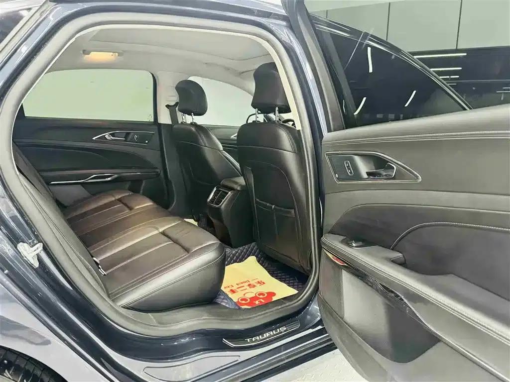 2019 Taurus EcoBoost 245 Premium Edition — миниатюра 25