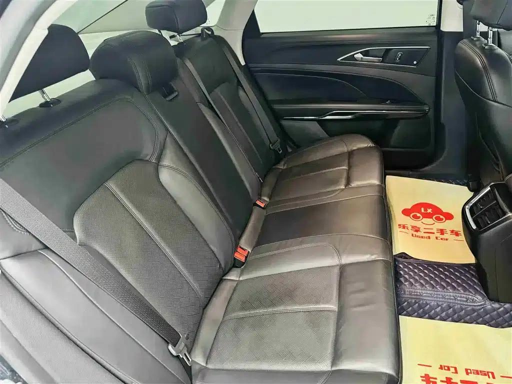 2019 Taurus EcoBoost 245 Premium Edition — миниатюра 26