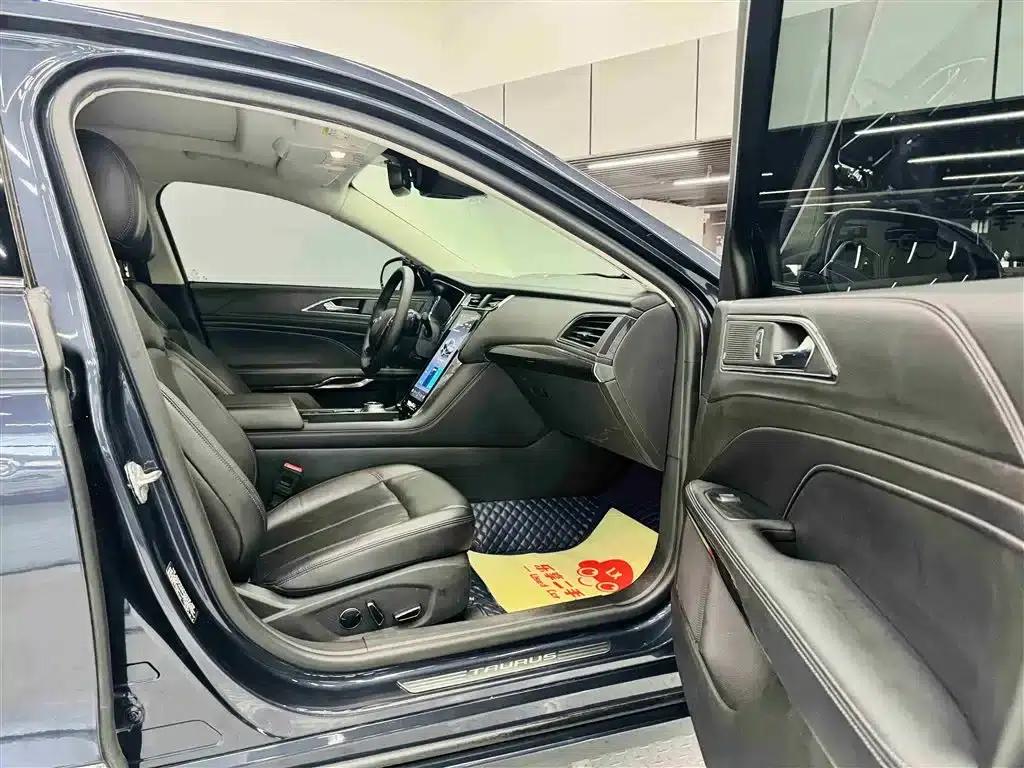 2019 Taurus EcoBoost 245 Premium Edition — миниатюра 27