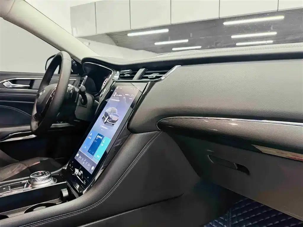 2019 Taurus EcoBoost 245 Premium Edition — миниатюра 28