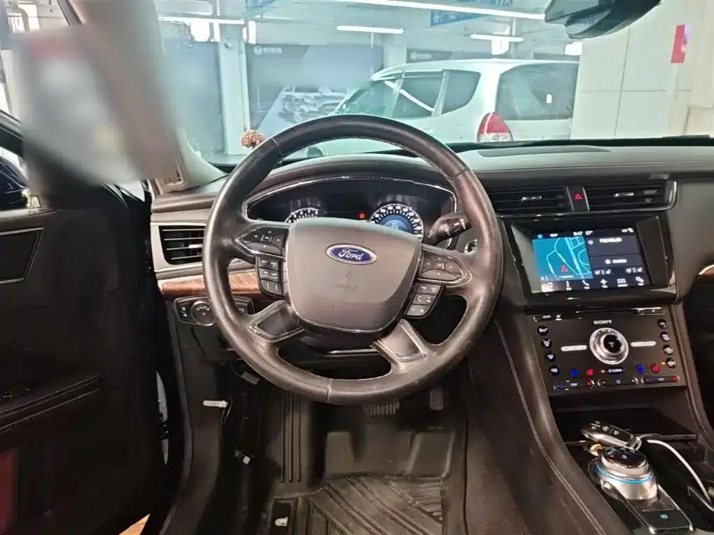 2017 Taurus EcoBoost 245 Flagship — миниатюра 11