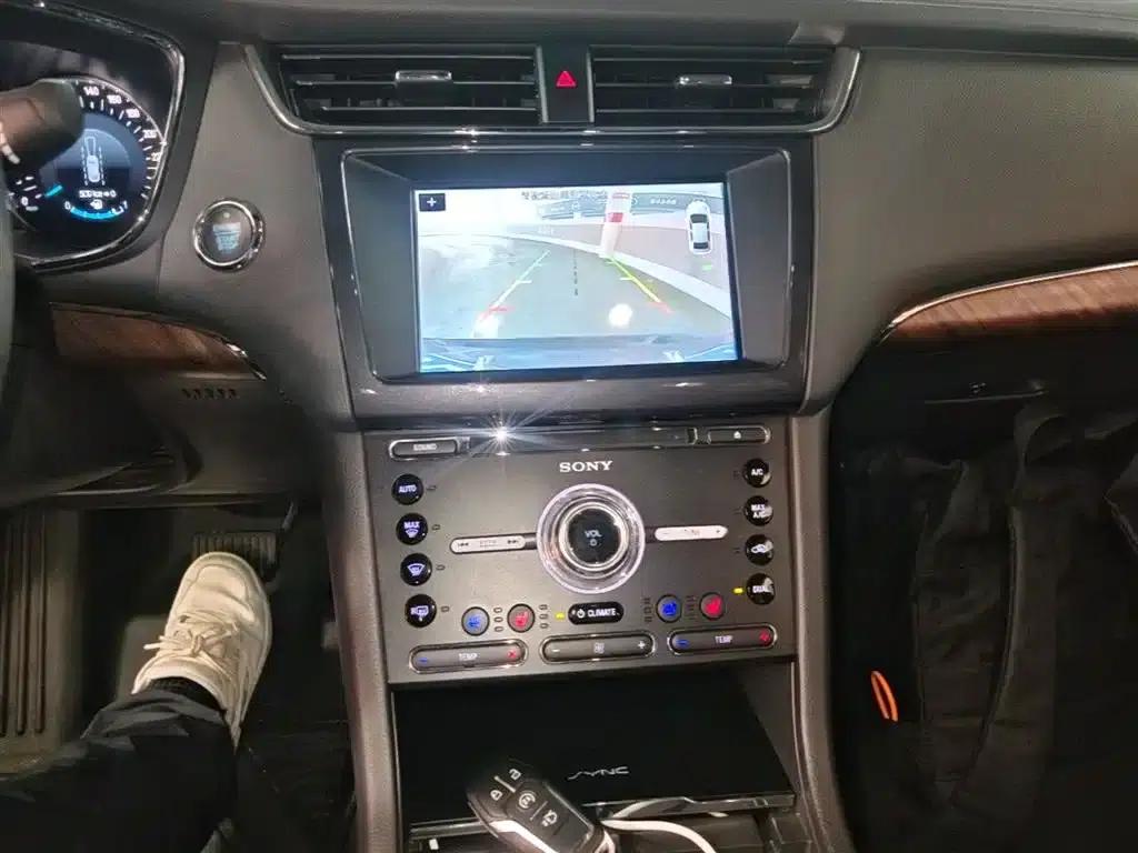 2017 Taurus EcoBoost 245 Flagship — миниатюра 13