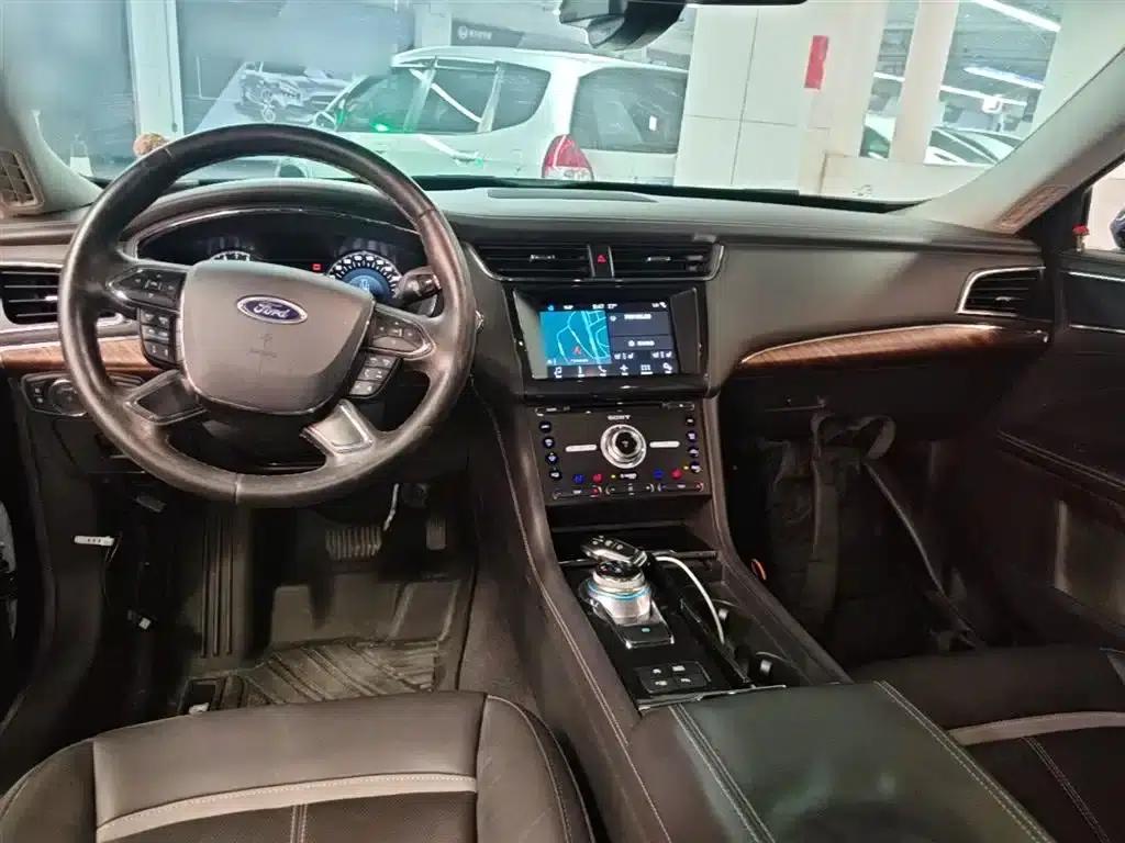 2017 Taurus EcoBoost 245 Flagship — миниатюра 10