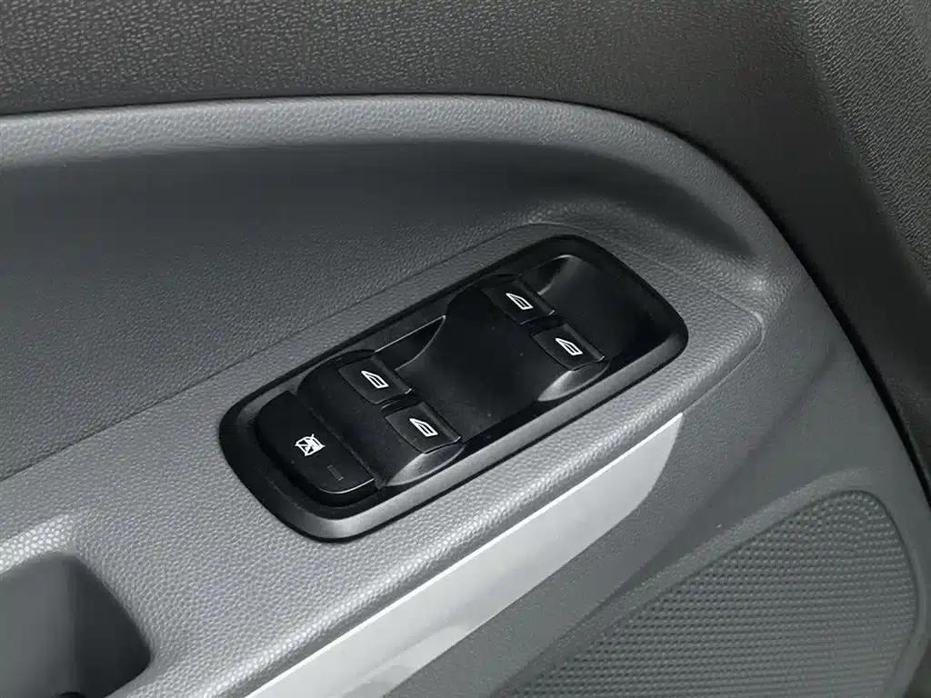 EcoSport 2013 1.5L Manual Fashion Edition — миниатюра 9