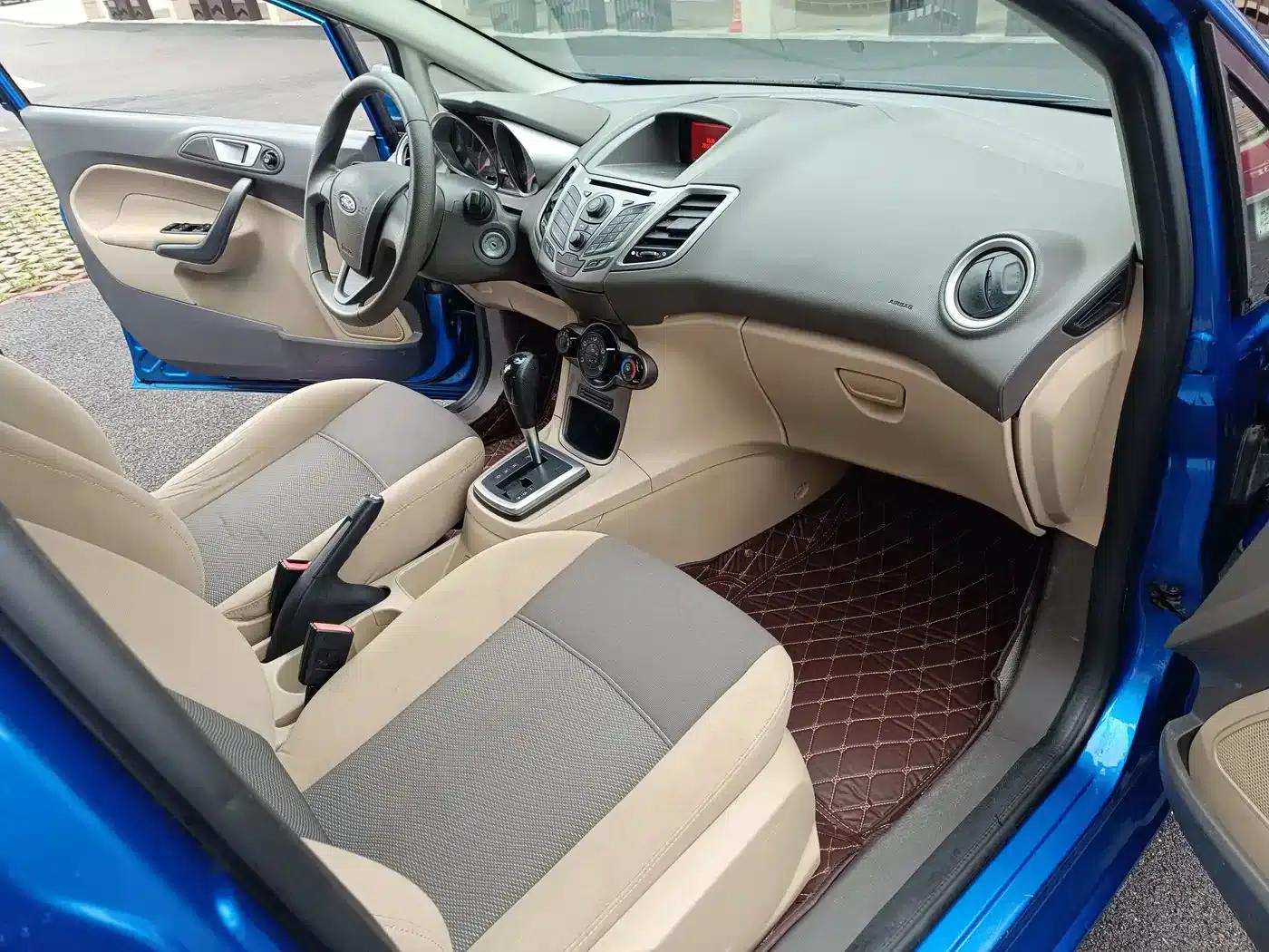 2012 Ford Fiesta Hatchback 1.5L Automatic Dynamic Limited Edition — миниатюра 8