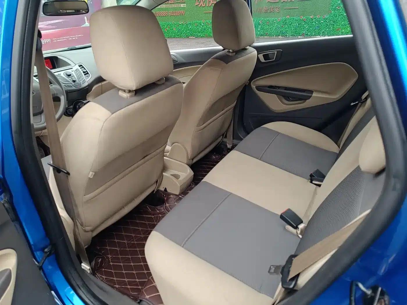 2012 Ford Fiesta Hatchback 1.5L Automatic Dynamic Limited Edition — миниатюра 9