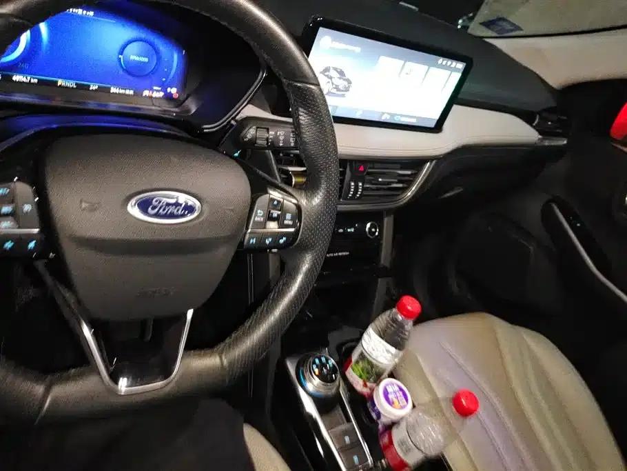 Escape 2020 EcoBoost 245 AWD Premium Edition — миниатюра 12
