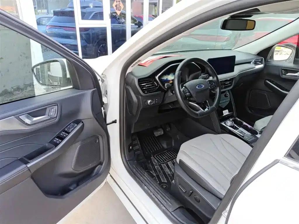 Escape 2020 EcoBoost 245 AWD Premium Edition — миниатюра 12