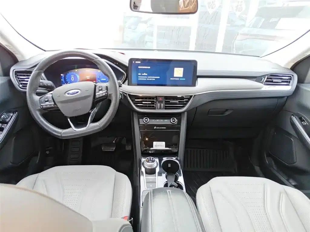 Escape 2020 EcoBoost 245 AWD Premium Edition — миниатюра 6