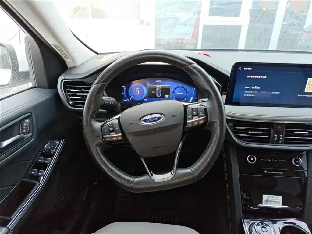 Escape 2020 EcoBoost 245 AWD Premium Edition — миниатюра 7