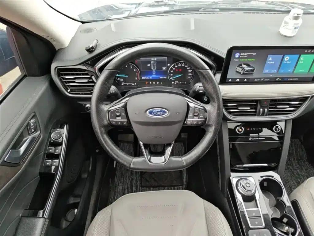 Escape 2020 EcoBoost 245 2WD Premium Edition — миниатюра 11