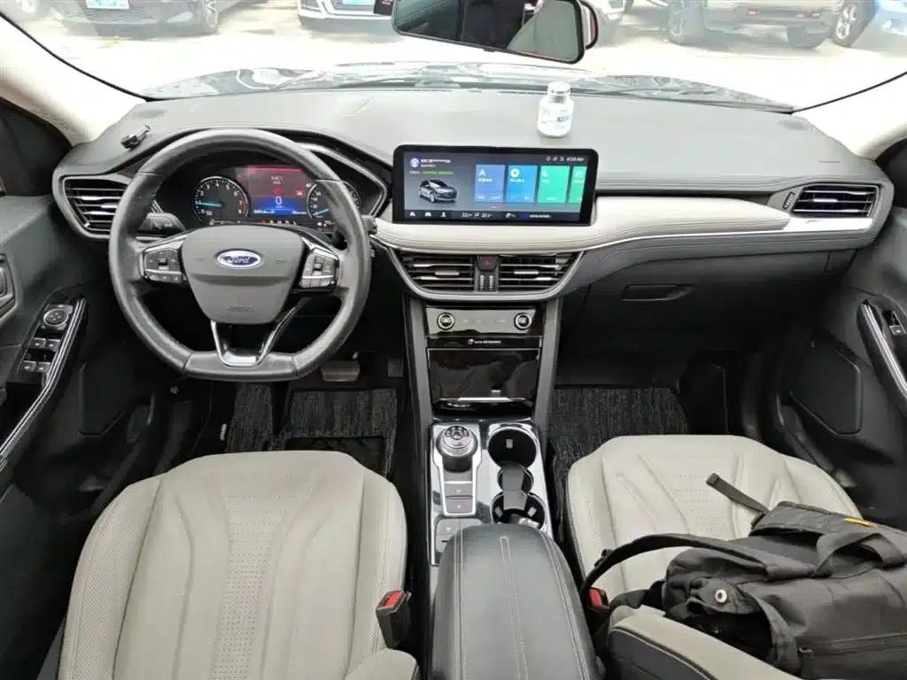 Escape 2020 EcoBoost 245 2WD Premium Edition — миниатюра 10