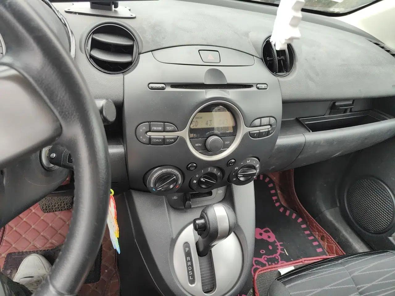 Mazda 2 2011 XuanDong 1.5L Automatic Value Edition — миниатюра 14