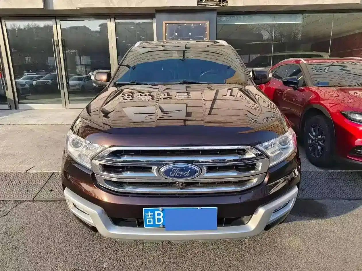 2017 Ford Everest 2.0T Gasoline Automatic 4WD Luxury 7-Seater — миниатюра 2