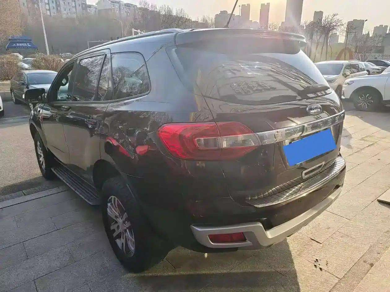 2017 Ford Everest 2.0T Gasoline Automatic 4WD Luxury 7-Seater — миниатюра 7