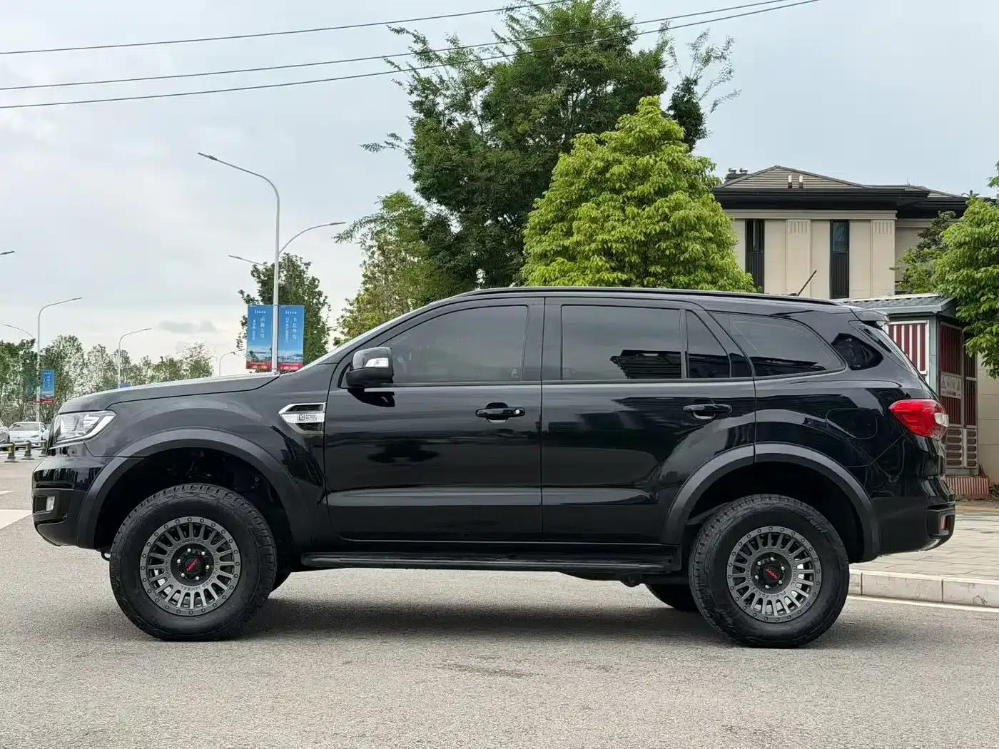 2020 Ford Everest 2.3T Gasoline Automatic 4WD Luxury Edition (5-seater) — миниатюра 2