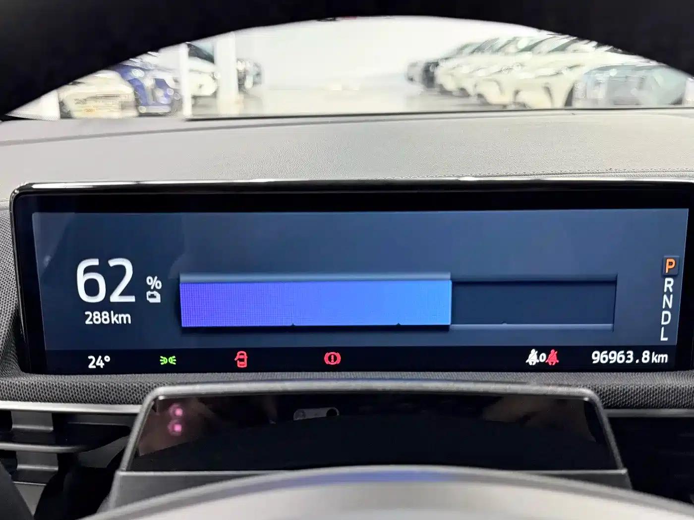 Ford Electric 2021 Model X Rear-Wheel Drive Standard Range — миниатюра 8