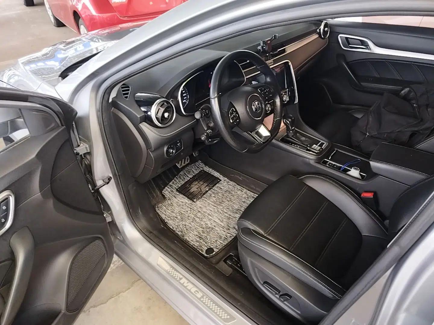 MG 6 2017 20T Automatic Luxury Smart Connect Version China V Standard — миниатюра 19