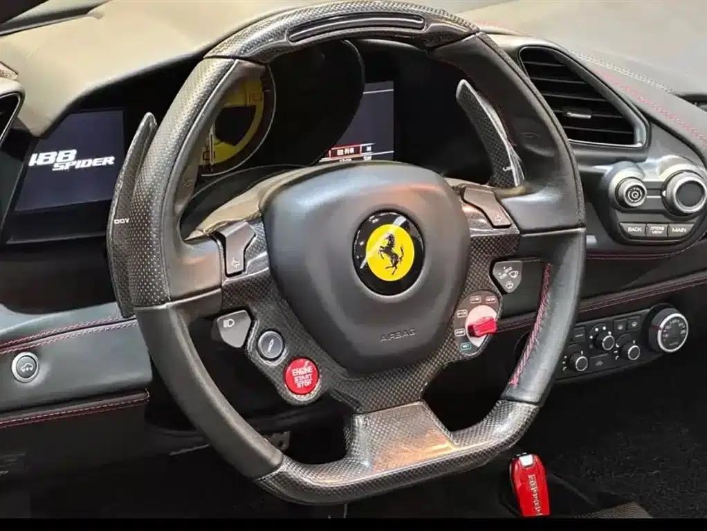 2015 Ferrari 488 Spider — миниатюра 8