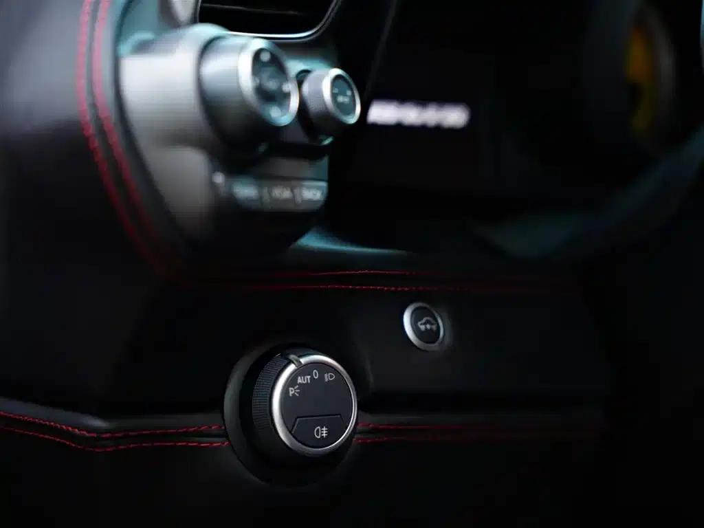 2015 Ferrari 488 GTB — миниатюра 32