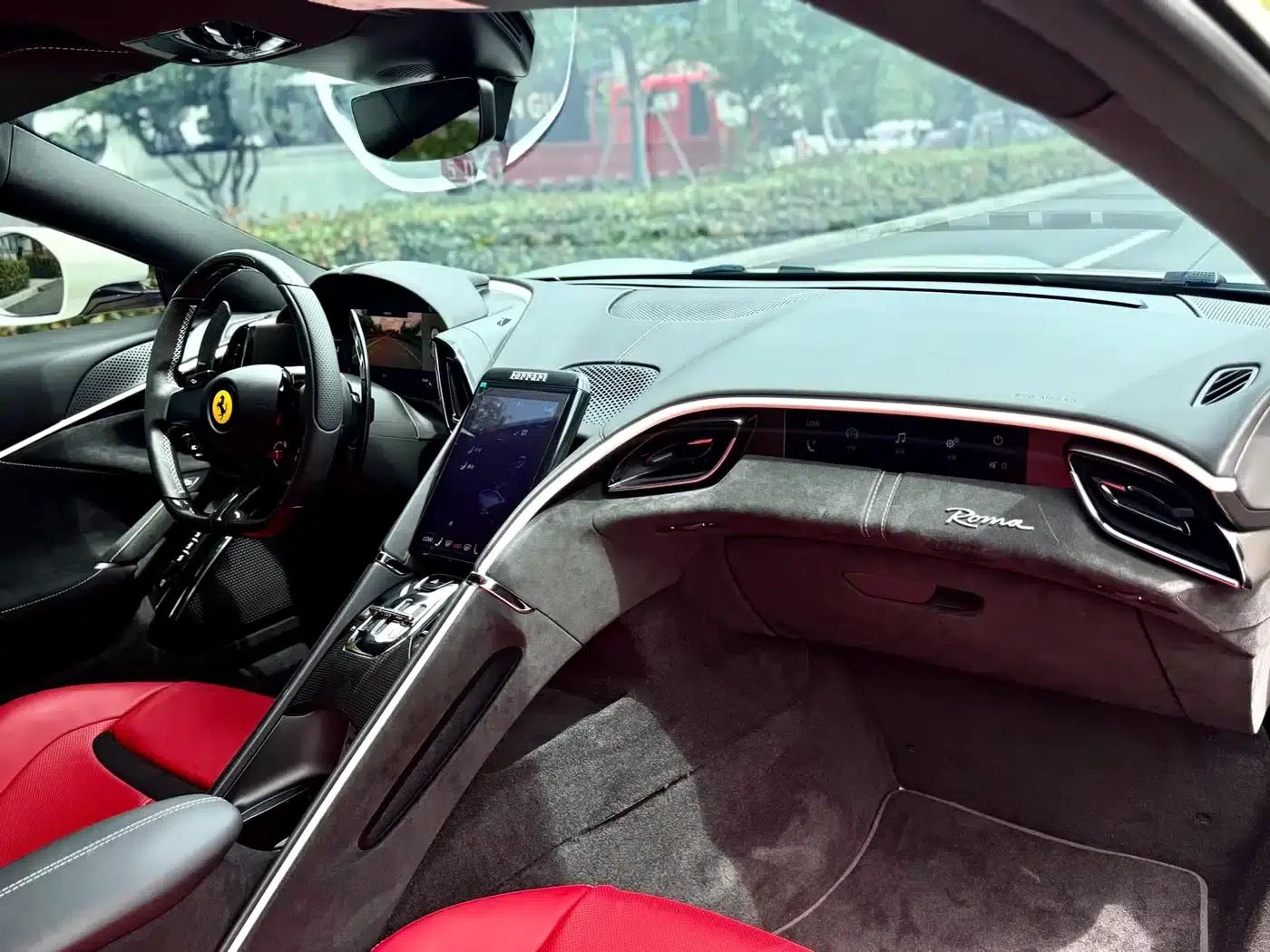 Roma 2020 3.9T V8 — миниатюра 6
