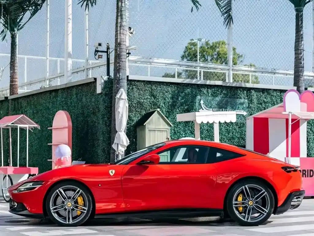 Roma 2020 3.9T V8 — миниатюра 3