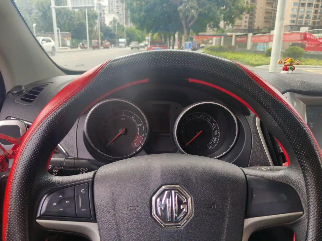 MG GT 2016 1.5T Automatic Value-Added Luxury Edition — миниатюра 12