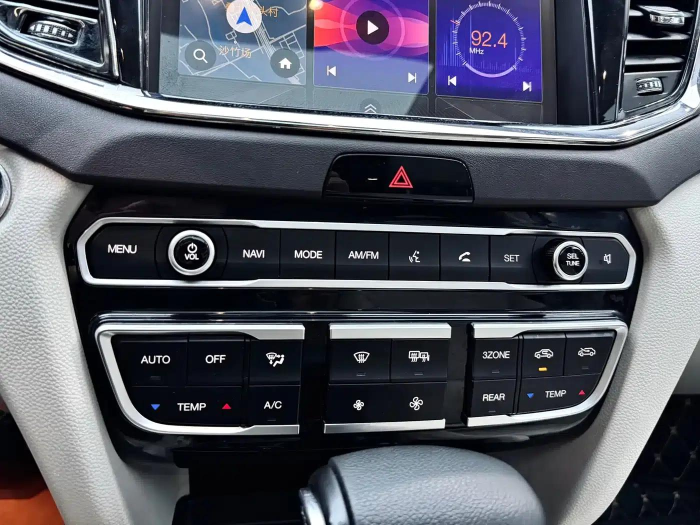 Trumpchi GS8 2017 320T 2WD Luxury Intelligent Connected Edition (7-seater) — миниатюра 24