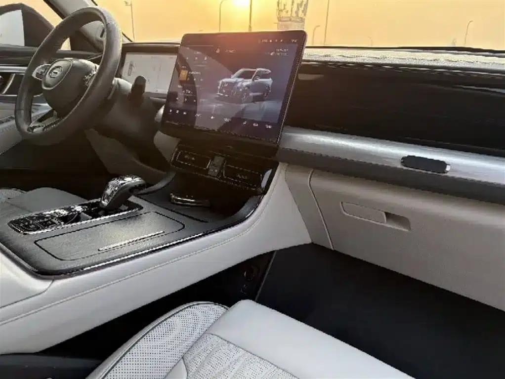 Trumpchi GS8 2022 Navigator Series 2.0TGDI 4WD Supreme Edition (7-seater) — миниатюра 4