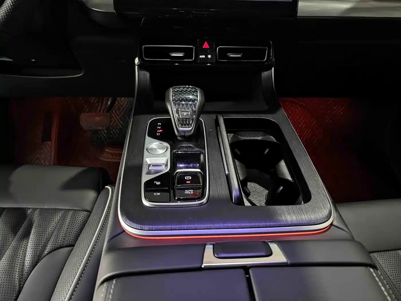 Trumpchi GS8 2022 Navigator Series 2.0TGDI 2WD Premium Edition (7-seater) — миниатюра 10