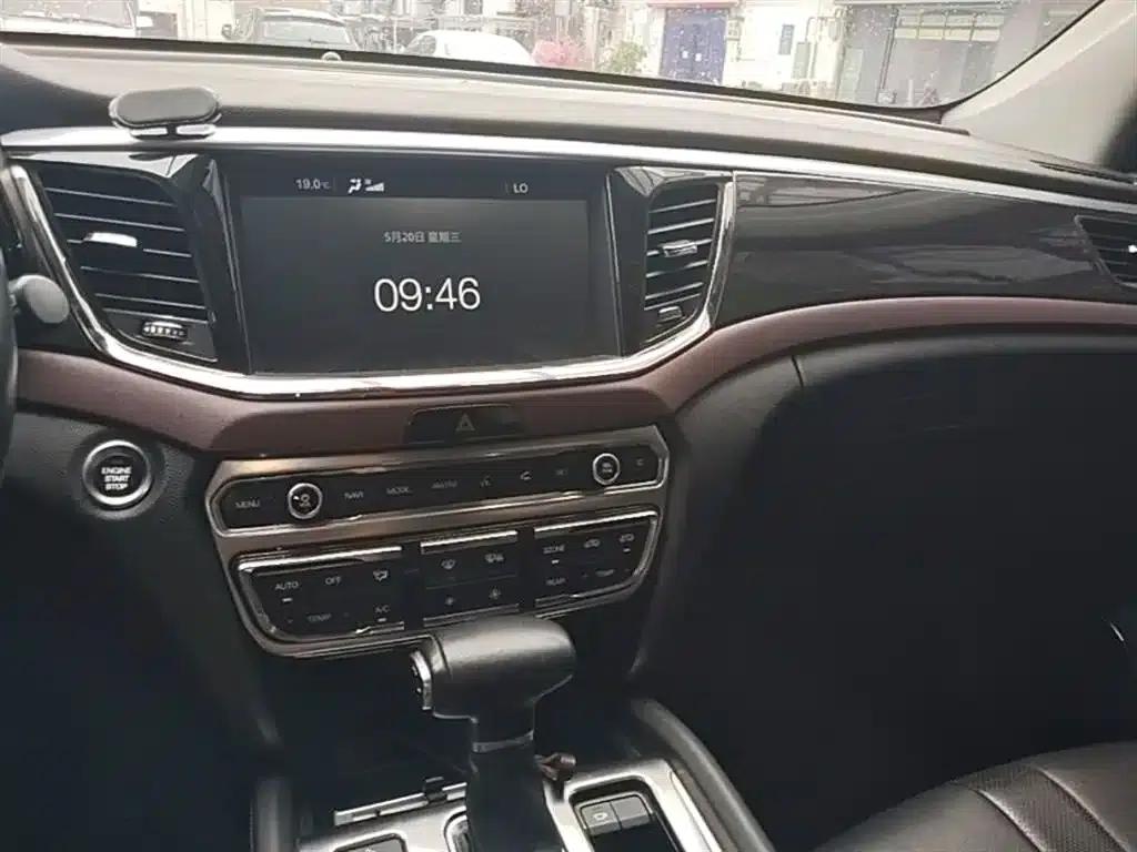 Trumpchi GS8 2017 320T 2WD Luxury Intelligent Connected Edition (7-seater) — миниатюра 10