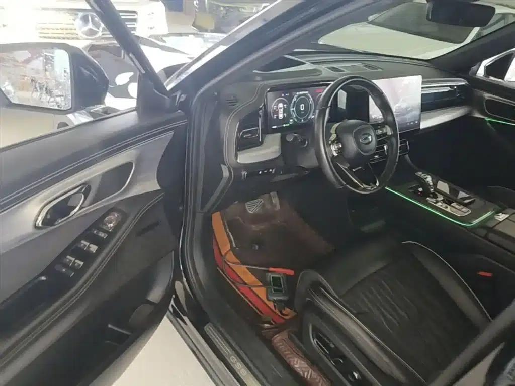 Trumpchi GS8 2022 Hybrid Series 2.0TM 2WD Premium Edition (7-seater) — миниатюра 16