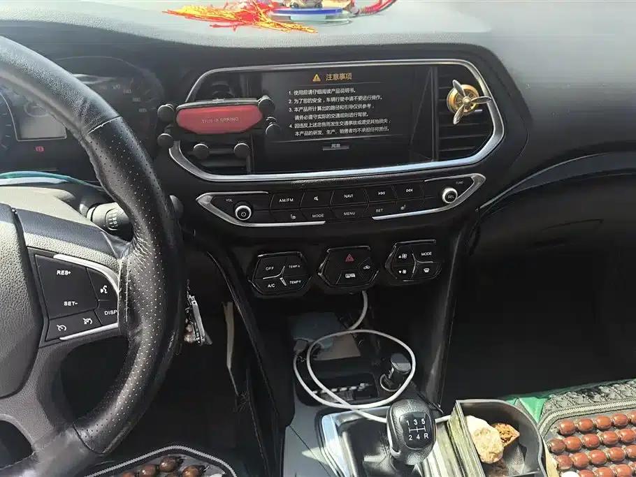 Trumpchi GS4 2016 235T Manual Deluxe Edition — миниатюра 13