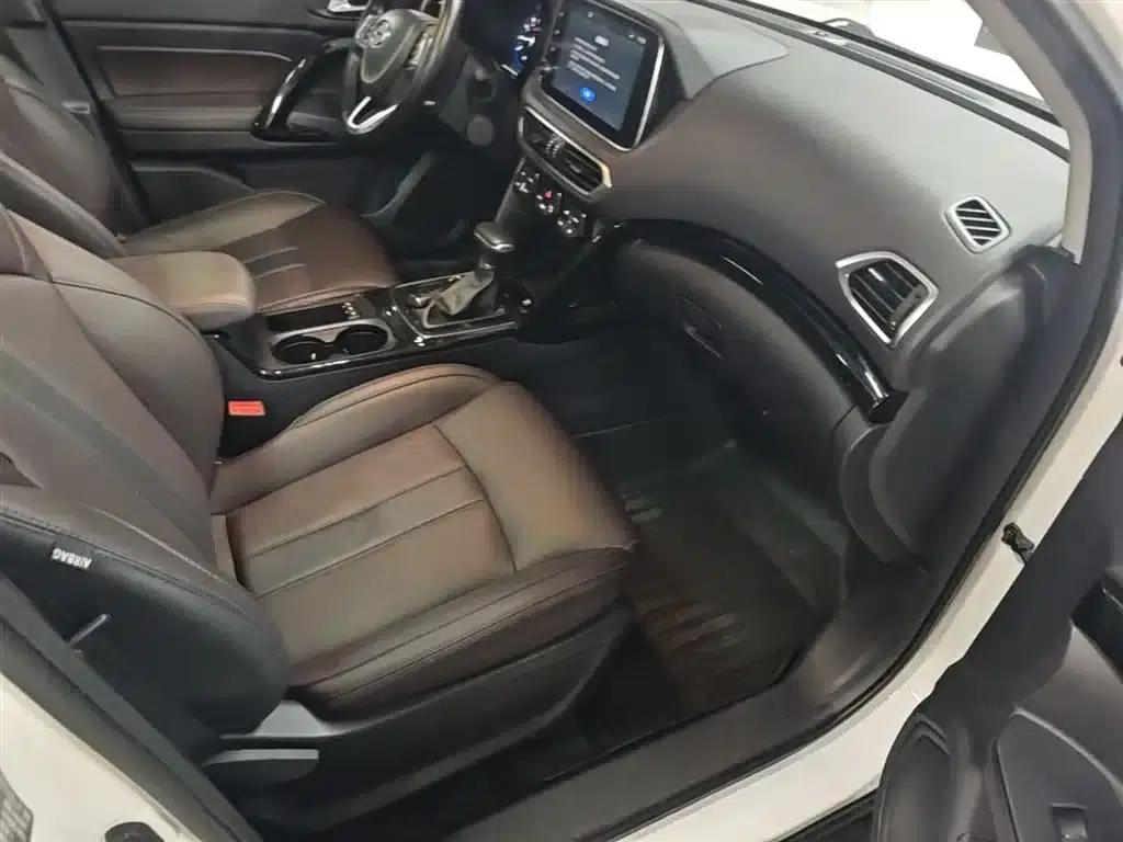 Trumpchi GS4 2018 235T Automatic 2WD Luxury Intelligent Connectivity Millionth Anniversary Edition — миниатюра 25