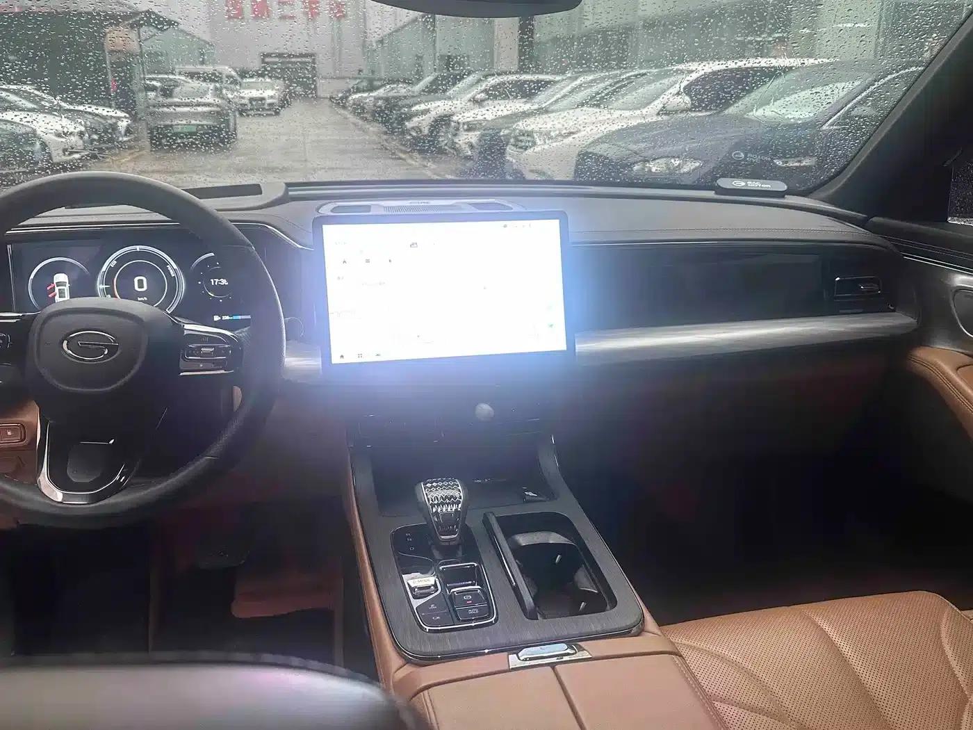 Trumpchi ES9 2024 PHEV 143km Max — миниатюра 4