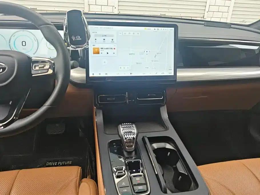 Trumpchi ES9 2024 PHEV 143km Max — миниатюра 13