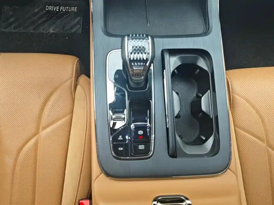 Trumpchi ES9 2024 PHEV 143km Max — миниатюра 16