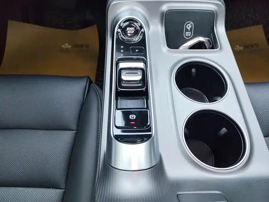 Trumpchi E8 2024 Glory Series 2.0L Glory Edition — миниатюра 16