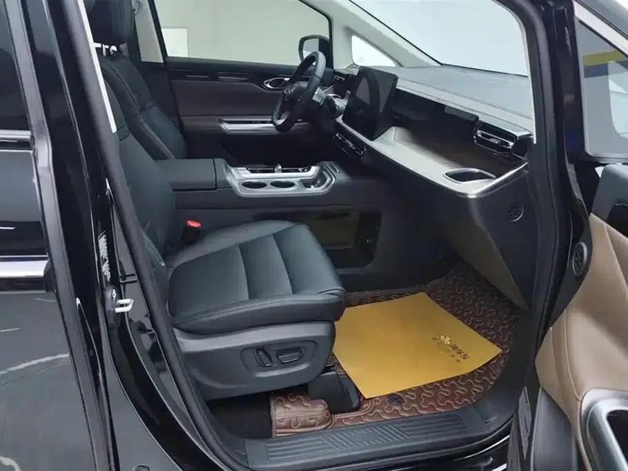 Trumpchi E8 2024 Glory Series 2.0L Glory Edition — миниатюра 8