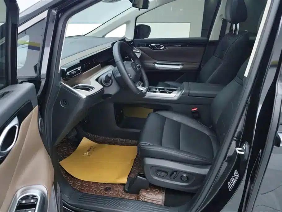 Trumpchi E8 2024 Glory Series 2.0L Glory Edition — миниатюра 9