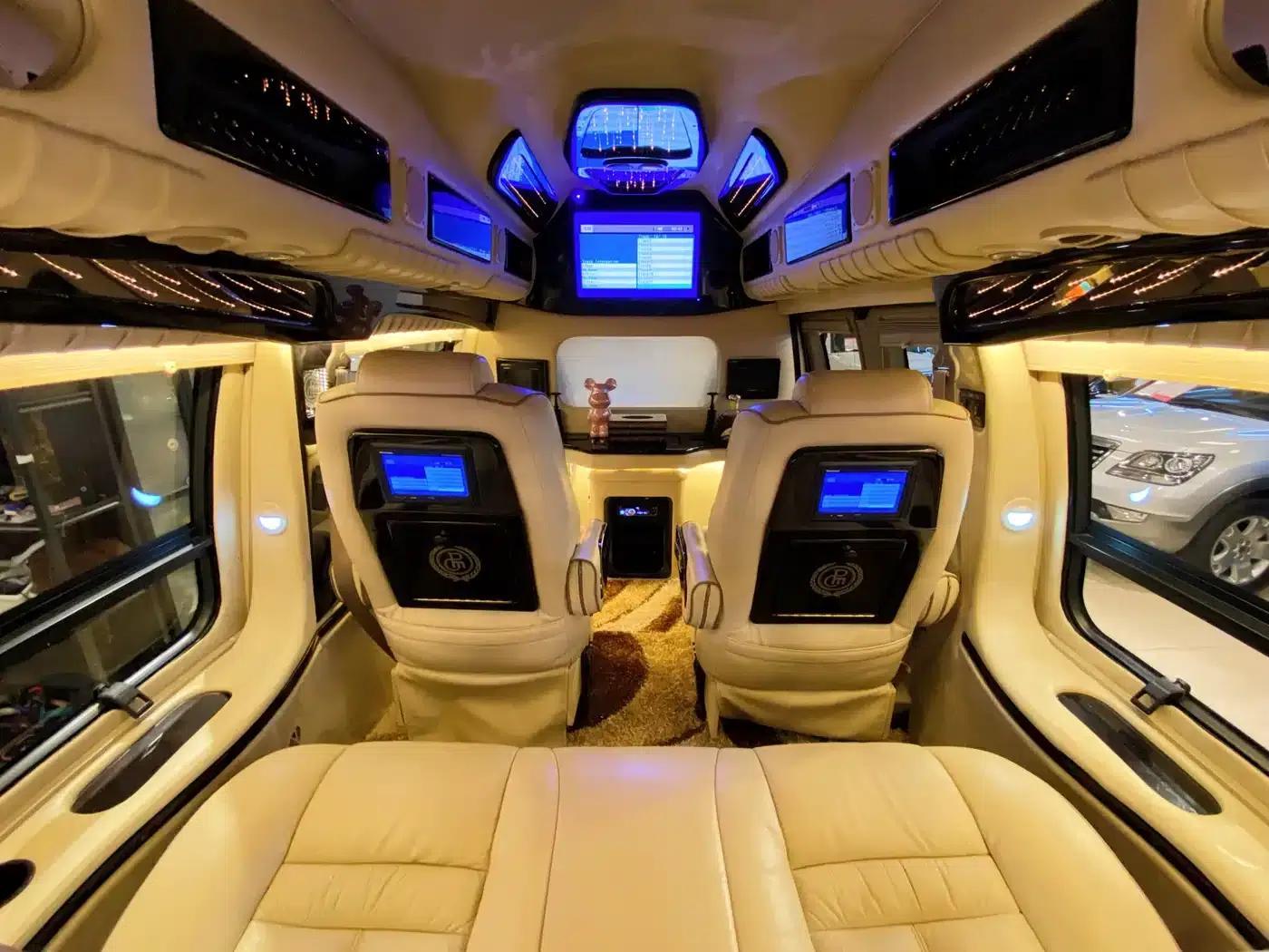 2011 SAVANA 5.3L Business Star 7-seater — миниатюра 20