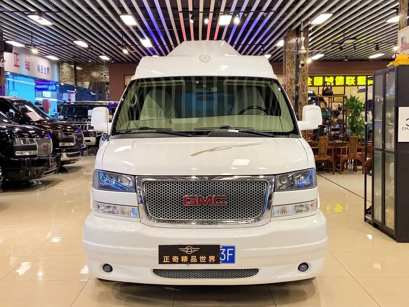 2011 SAVANA 5.3L Business Star 7-seater — миниатюра 3