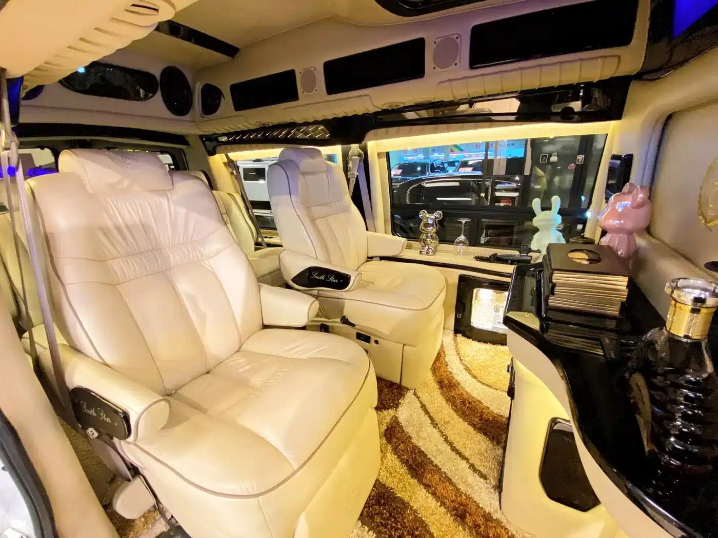2011 SAVANA 5.3L Business Star 7-seater — миниатюра 25