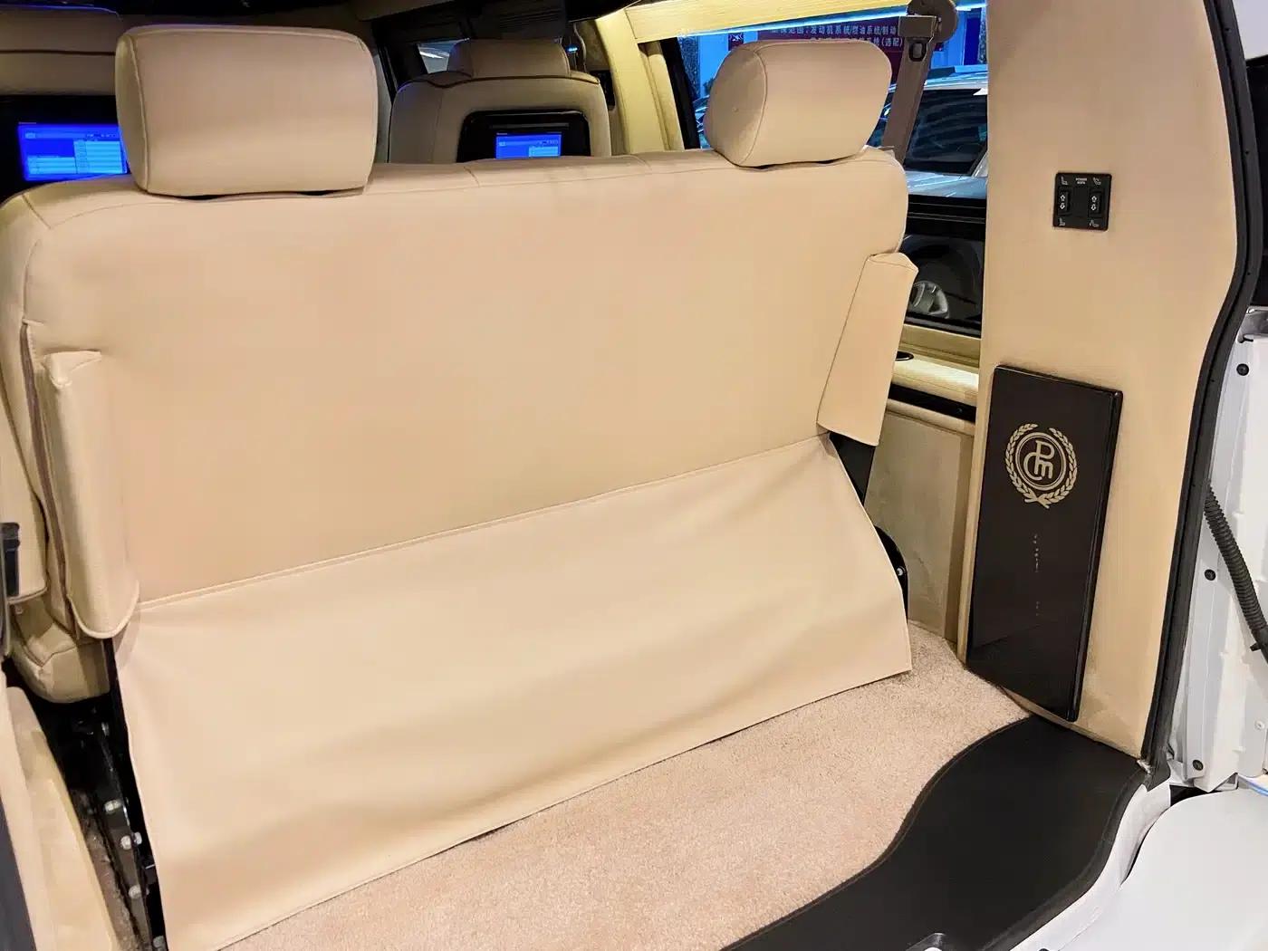2011 SAVANA 5.3L Business Star 7-seater — миниатюра 30