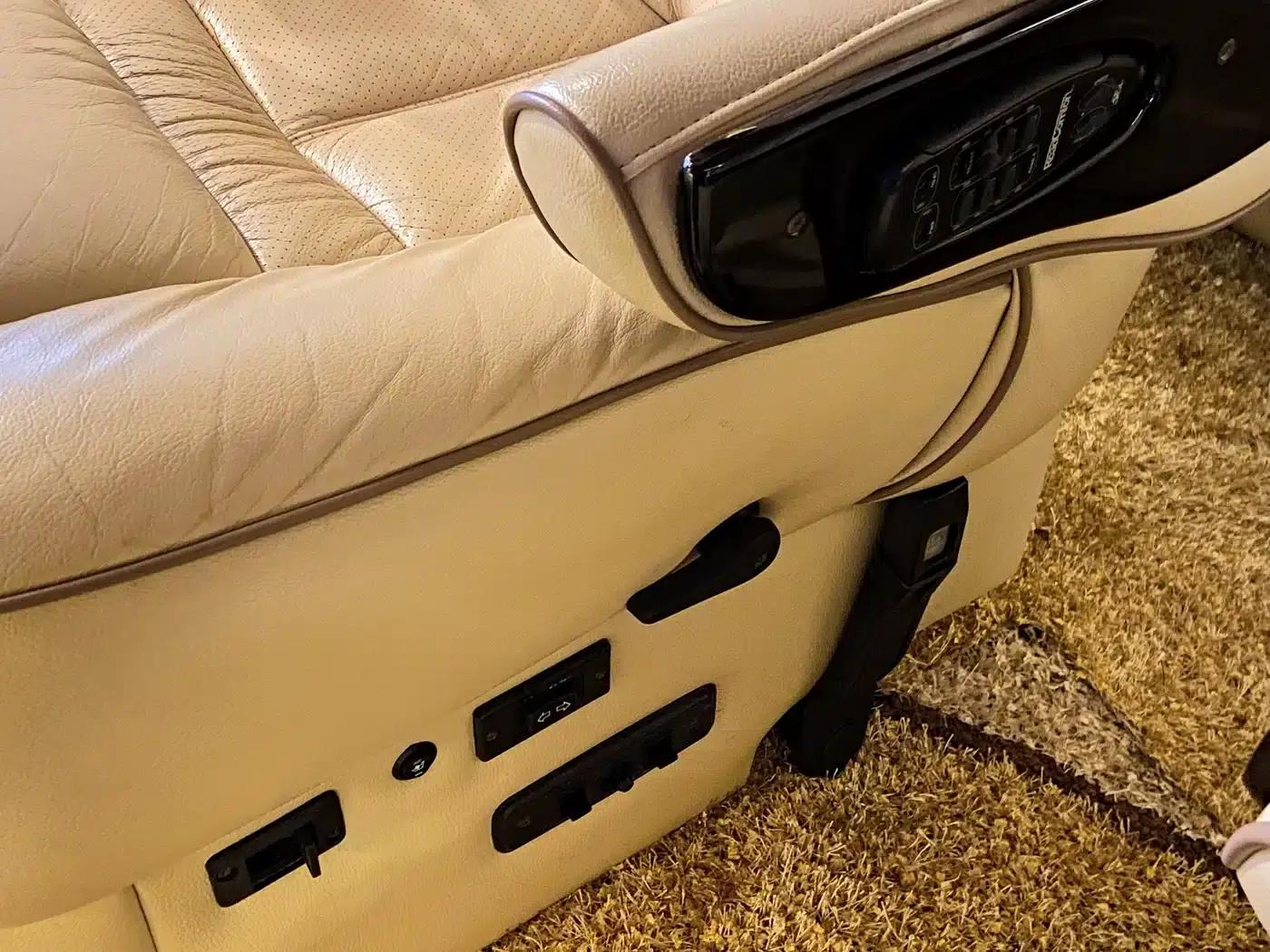 2011 SAVANA 5.3L Business Star 7-seater — миниатюра 32